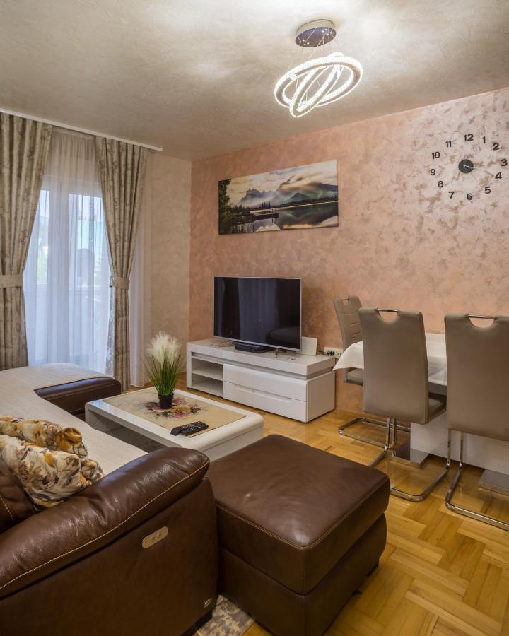 Lux Deluxe Apartment Žabljak Екстериор снимка